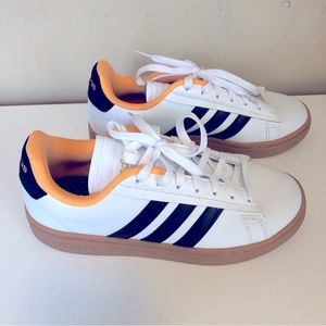 Adidas Grand Court Alpha shoes. Size 7.5/8
